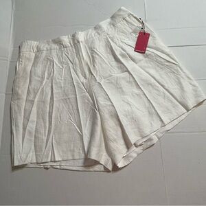 NWT 18W Vince Camuto High Waist Cream Shorts